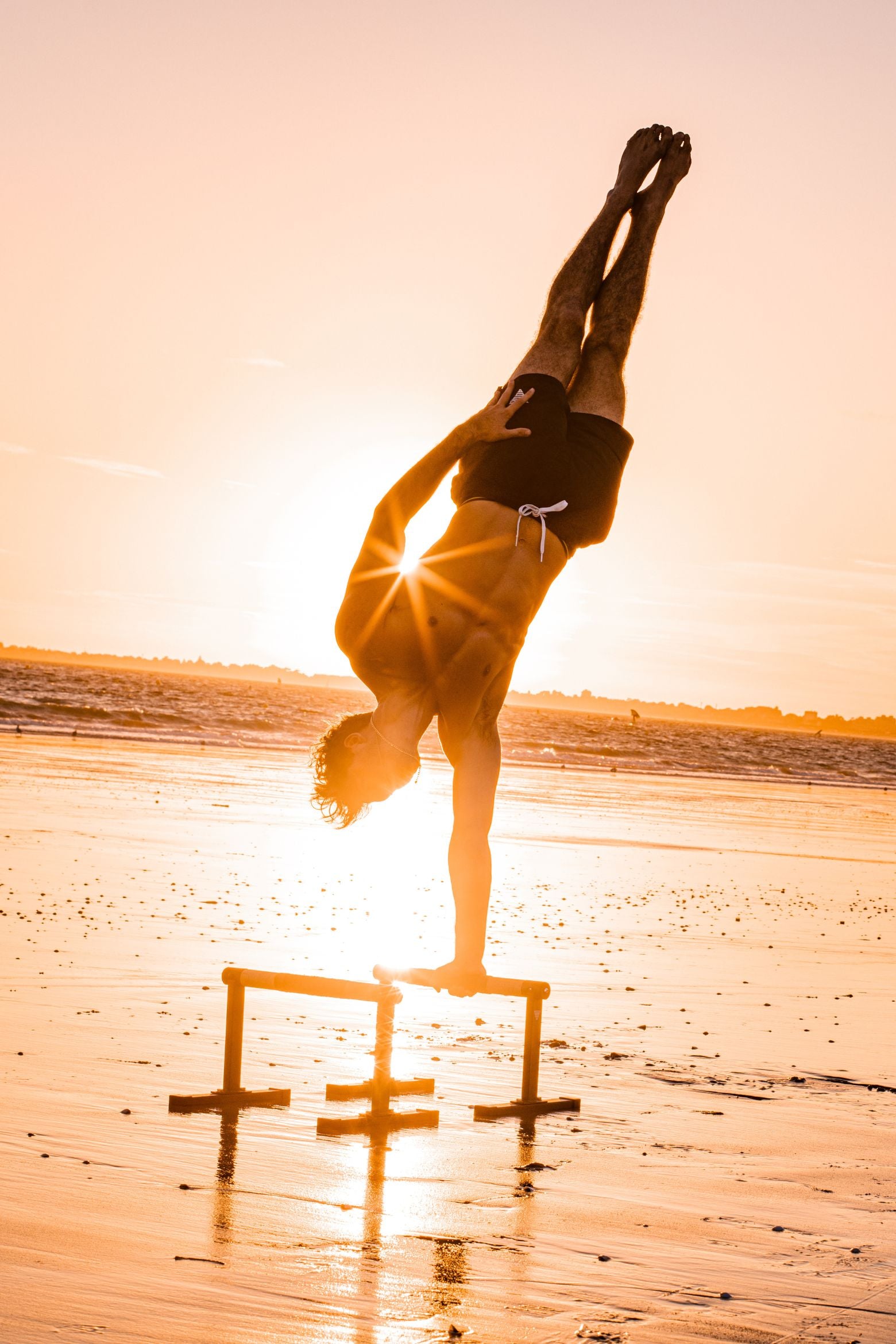 Calisthénie
Handstand
Force corporelle
Équilibre
Entraînement au poids du corps
Street-workout
Mobilité
Onearmhandstand
Physique
Avant après 
Musculation