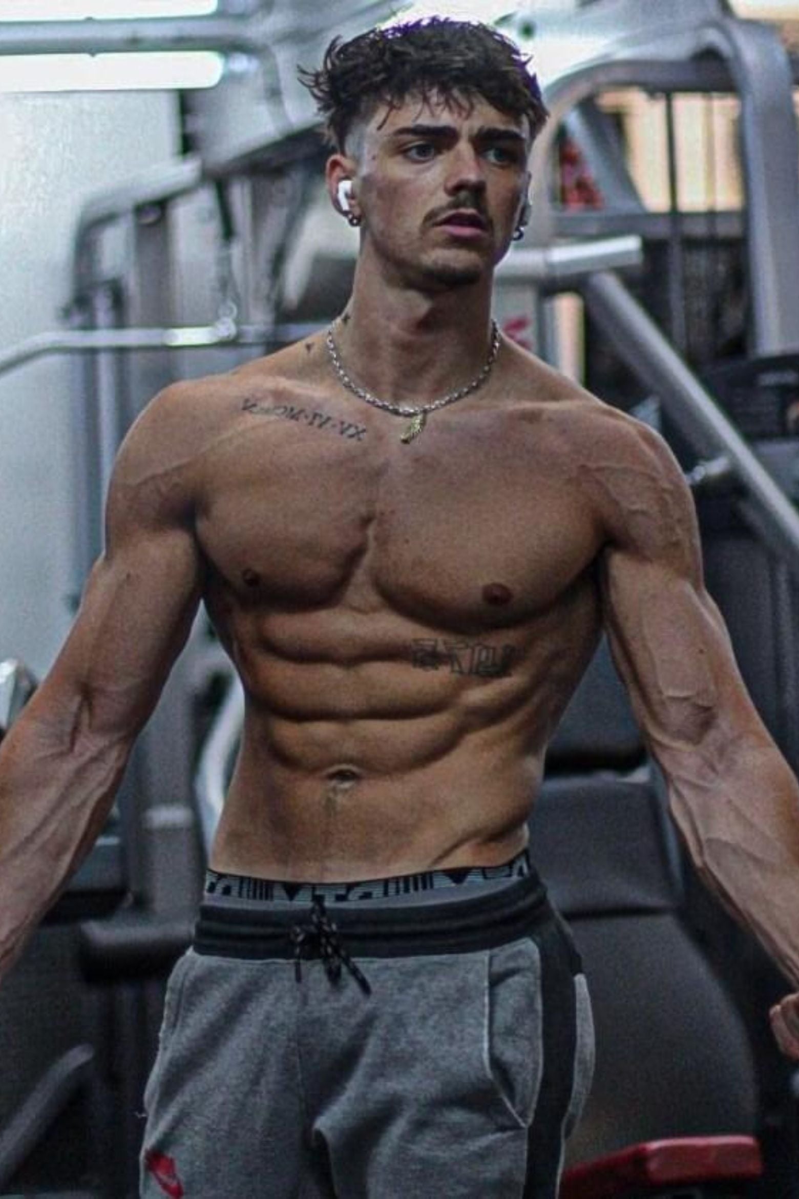 Calisthenics
Musculation
Motivation
Flexibilité
Endurance
Planification
Progrès
Posture
Résistance
Entraînement
Persévérance
Techniques
Explosivité
Routine
Nutrition